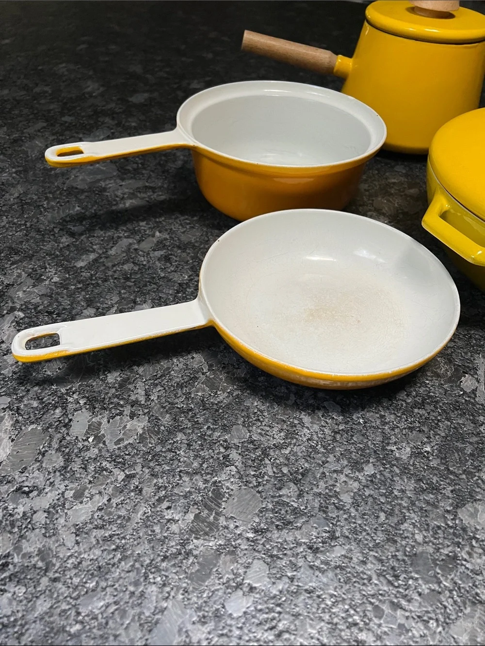 6 Piece Yellow Enamel Steel Aluminum Pots Pans